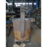 Casting ladle SENSENBRENNER, ± 1,2 t, with planetary gearbox